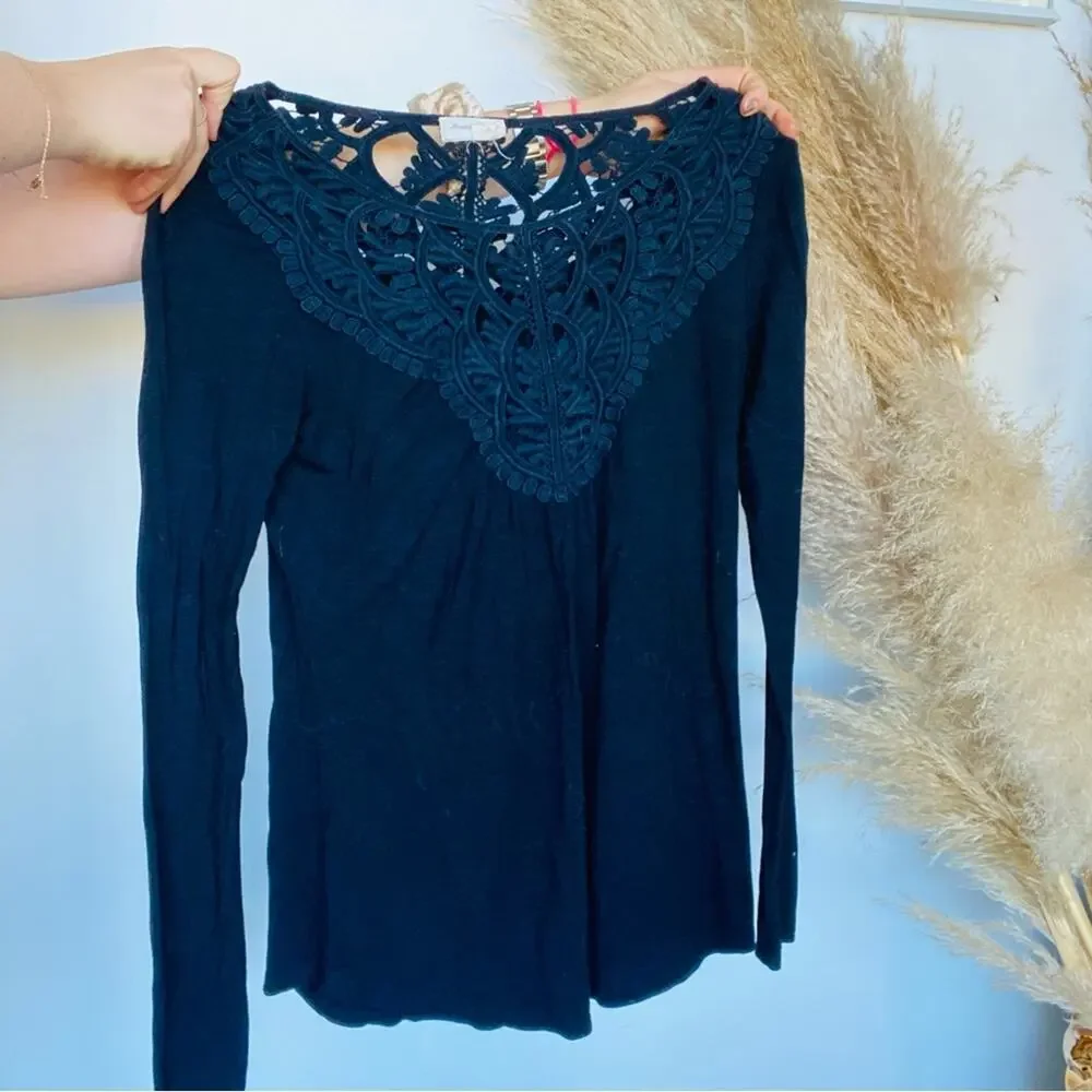 ANTHROPOLOGIE MEADOW RUE Black Long Sleeve Lace Yoke Crew Neck Tee Shirt Top XS